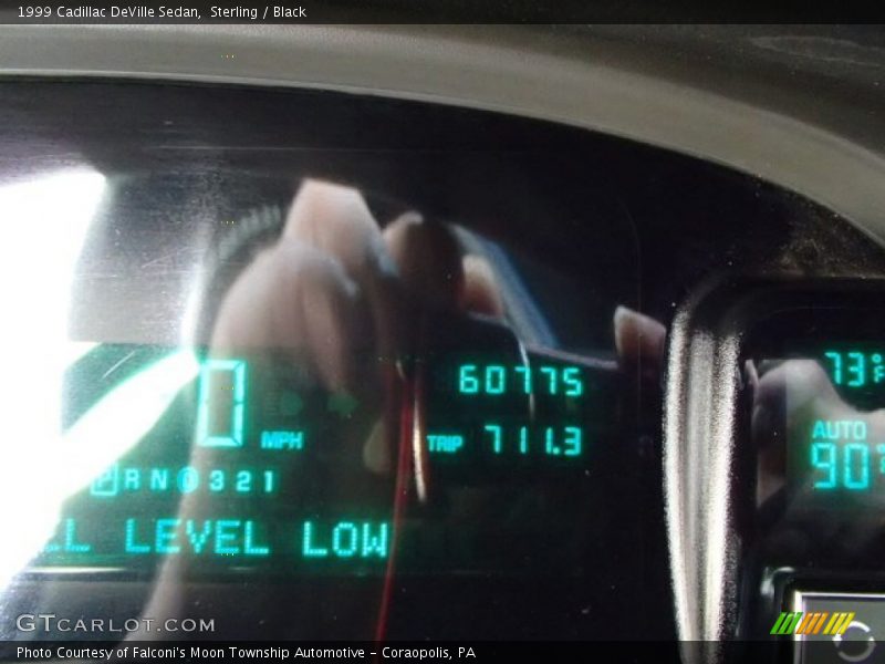 Sterling / Black 1999 Cadillac DeVille Sedan