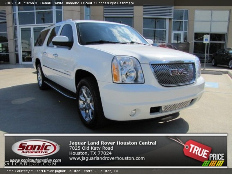 White Diamond Tricoat / Cocoa/Light Cashmere 2009 GMC Yukon XL Denali