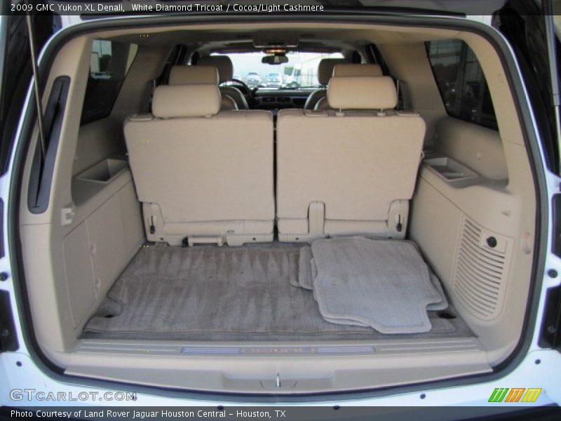 White Diamond Tricoat / Cocoa/Light Cashmere 2009 GMC Yukon XL Denali