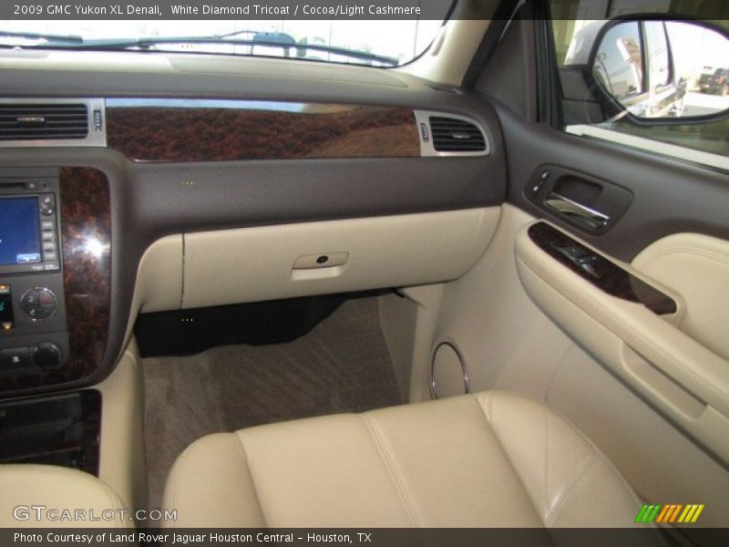 White Diamond Tricoat / Cocoa/Light Cashmere 2009 GMC Yukon XL Denali