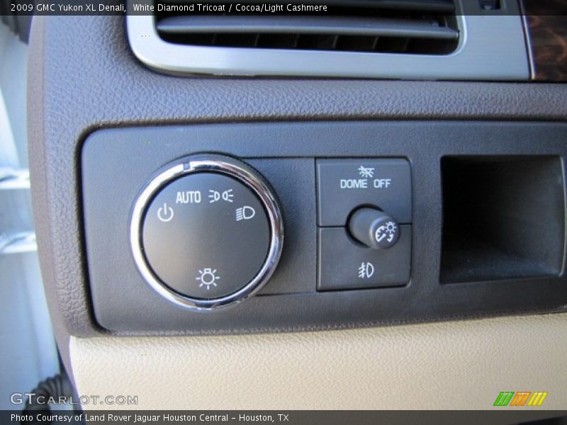 White Diamond Tricoat / Cocoa/Light Cashmere 2009 GMC Yukon XL Denali