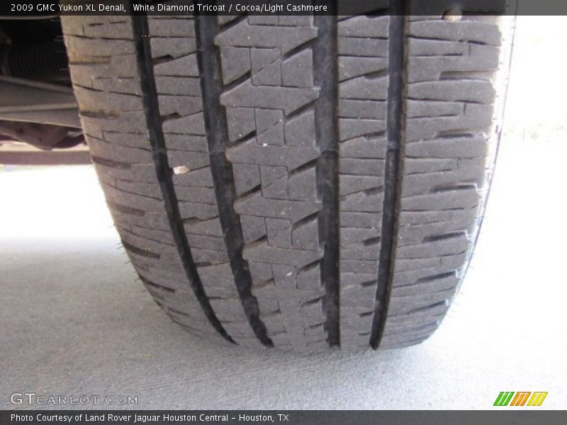 White Diamond Tricoat / Cocoa/Light Cashmere 2009 GMC Yukon XL Denali