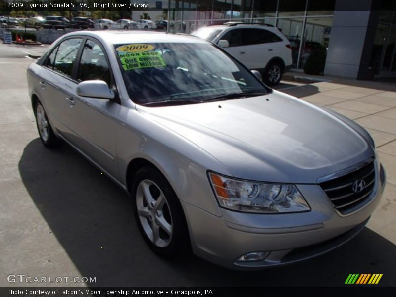 Bright Silver / Gray 2009 Hyundai Sonata SE V6