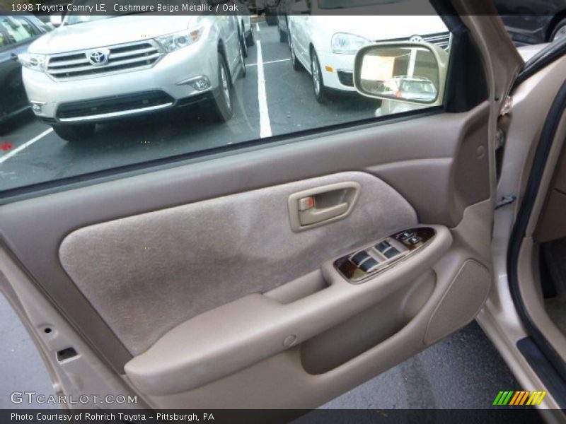 Cashmere Beige Metallic / Oak 1998 Toyota Camry LE