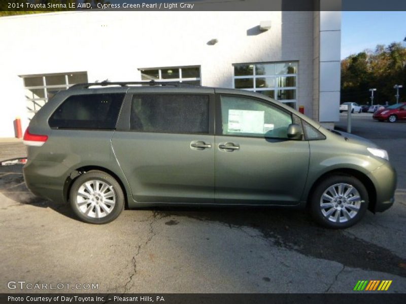 Cypress Green Pearl / Light Gray 2014 Toyota Sienna LE AWD