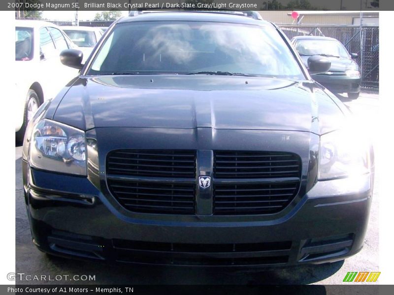 Brilliant Black Crystal Pearl / Dark Slate Gray/Light Graystone 2007 Dodge Magnum SE
