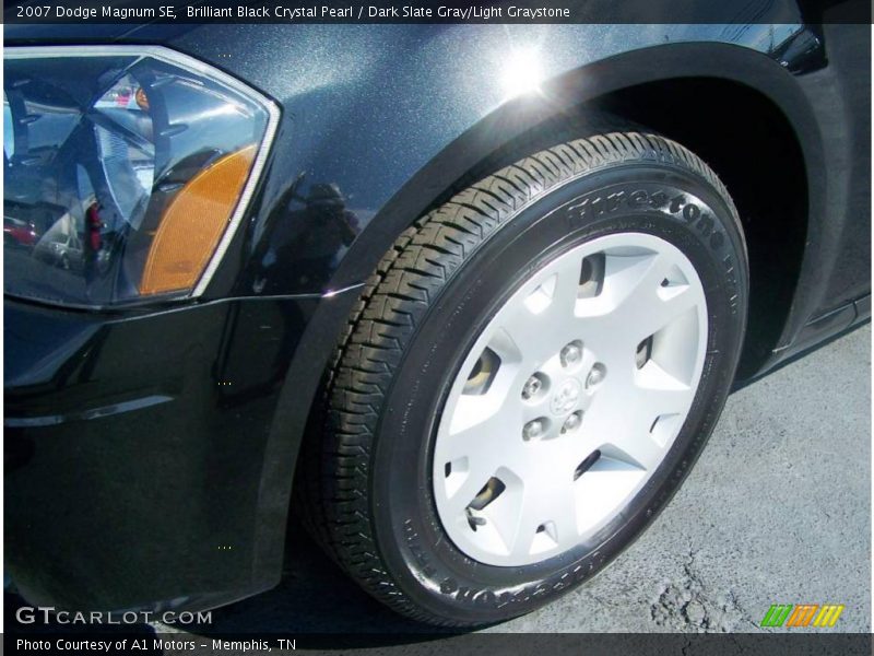 Brilliant Black Crystal Pearl / Dark Slate Gray/Light Graystone 2007 Dodge Magnum SE