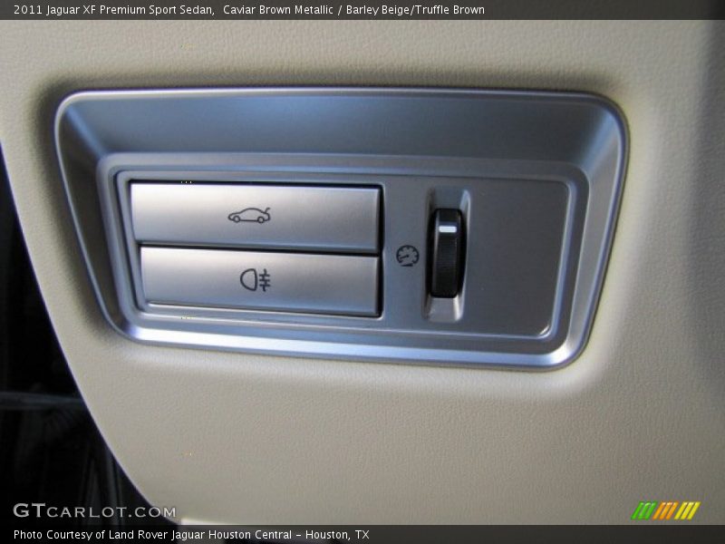 Controls of 2011 XF Premium Sport Sedan