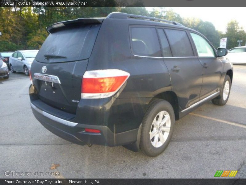 Black / Ash 2013 Toyota Highlander V6 4WD