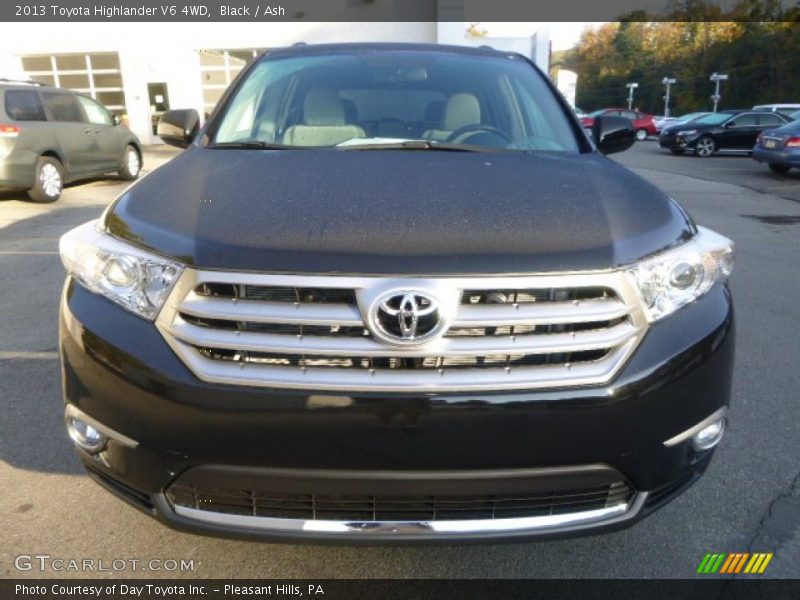 Black / Ash 2013 Toyota Highlander V6 4WD