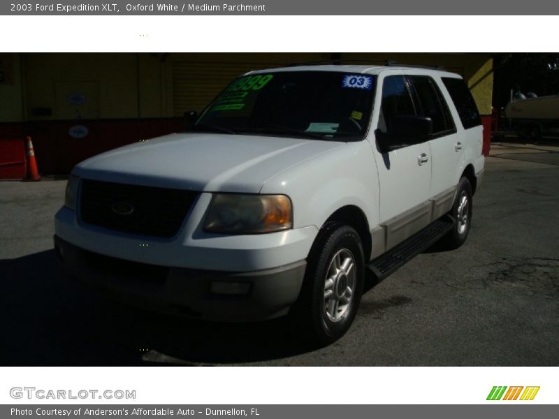 Oxford White / Medium Parchment 2003 Ford Expedition XLT