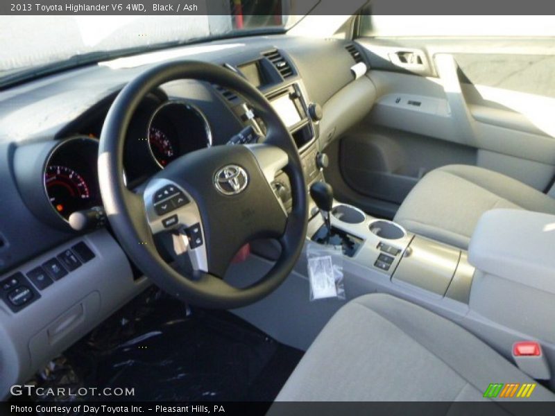 Black / Ash 2013 Toyota Highlander V6 4WD