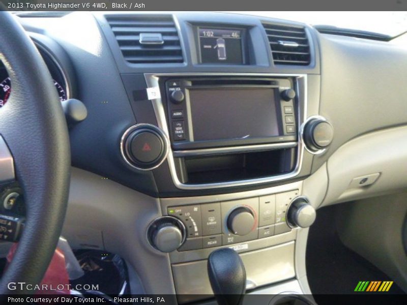 Black / Ash 2013 Toyota Highlander V6 4WD