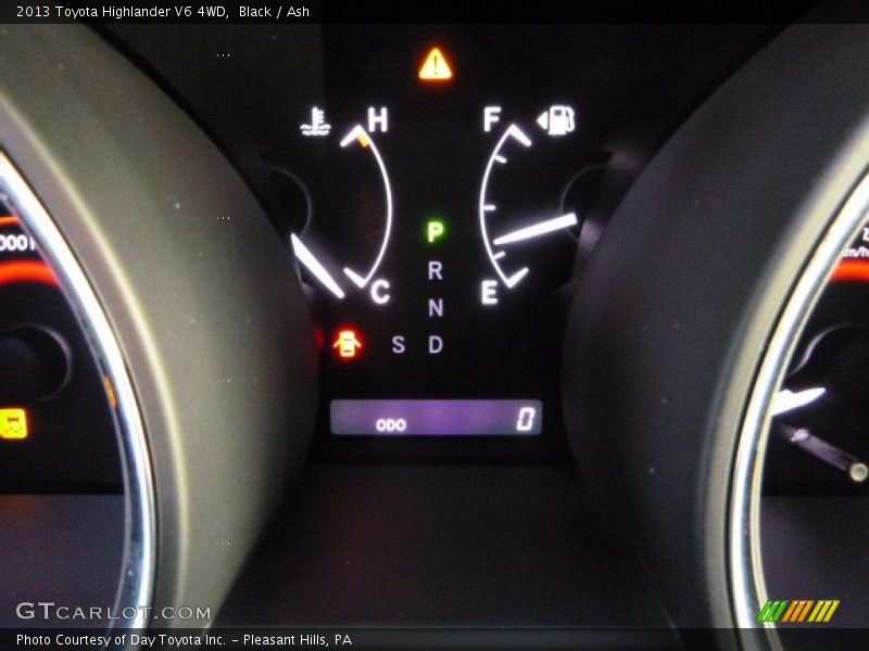 Black / Ash 2013 Toyota Highlander V6 4WD