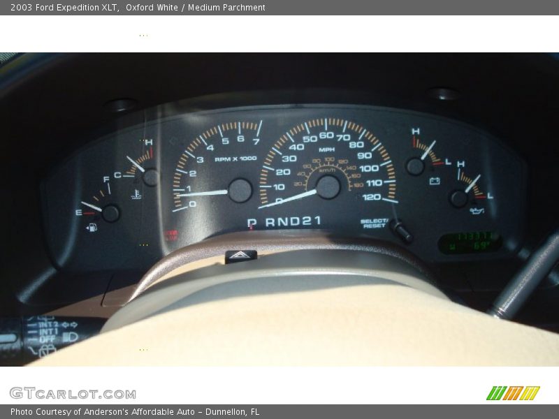 Oxford White / Medium Parchment 2003 Ford Expedition XLT
