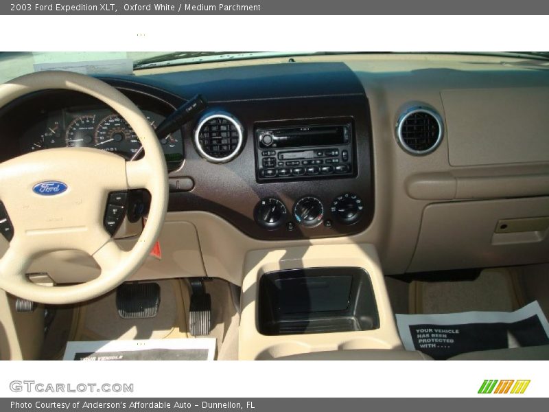 Oxford White / Medium Parchment 2003 Ford Expedition XLT