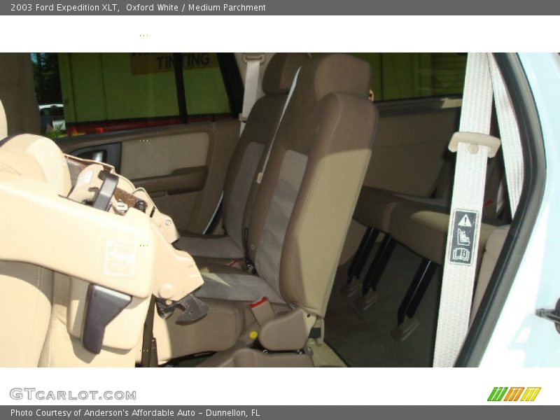 Oxford White / Medium Parchment 2003 Ford Expedition XLT