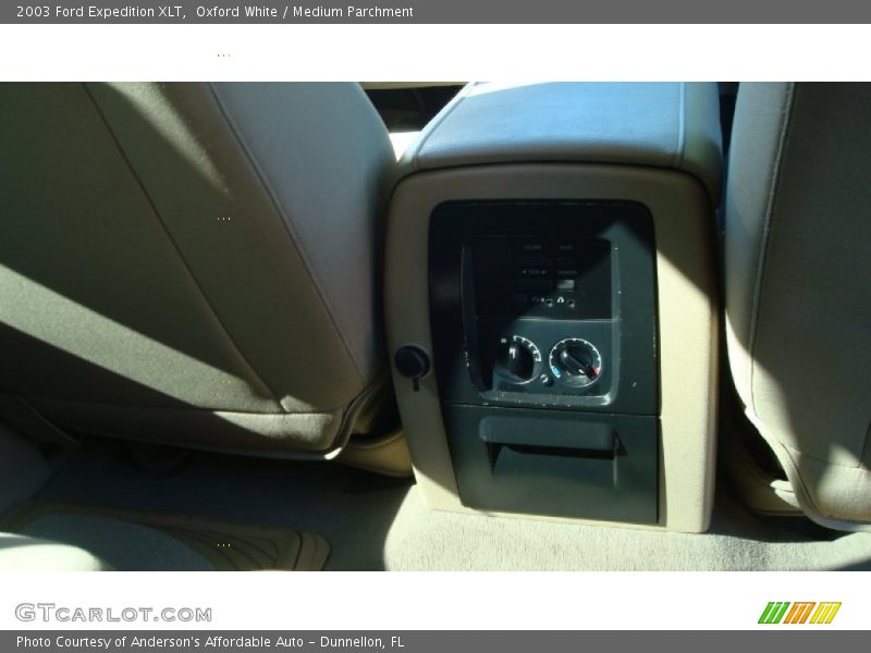 Oxford White / Medium Parchment 2003 Ford Expedition XLT