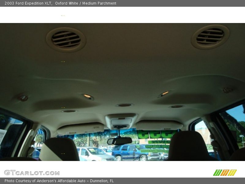 Oxford White / Medium Parchment 2003 Ford Expedition XLT