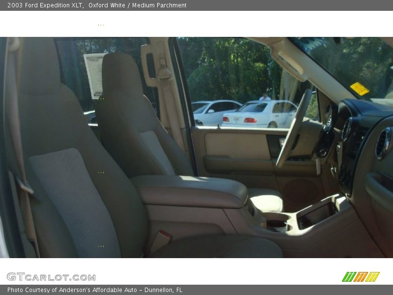 Oxford White / Medium Parchment 2003 Ford Expedition XLT