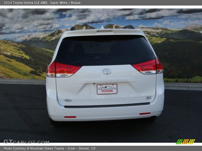 Super White / Bisque 2014 Toyota Sienna XLE AWD