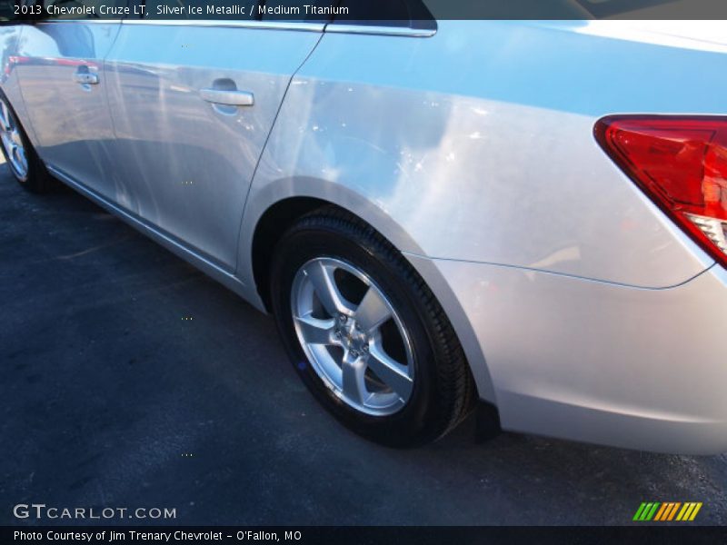 Silver Ice Metallic / Medium Titanium 2013 Chevrolet Cruze LT