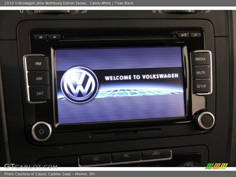 Candy White / Titan Black 2010 Volkswagen Jetta Wolfsburg Edition Sedan