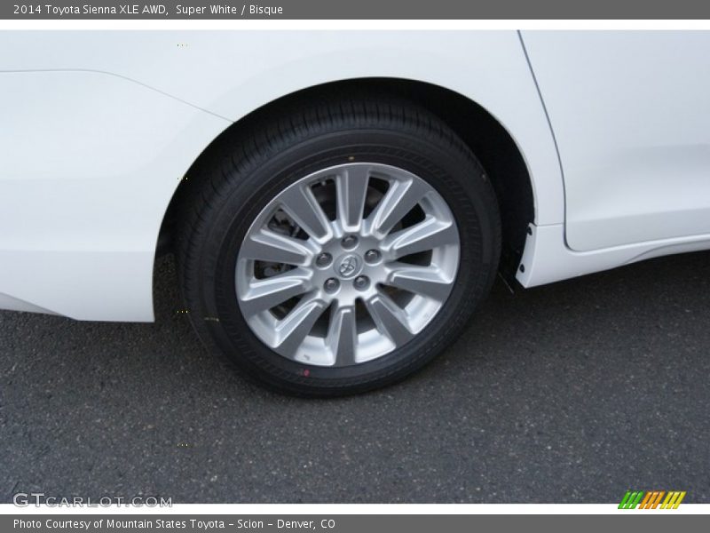 Super White / Bisque 2014 Toyota Sienna XLE AWD