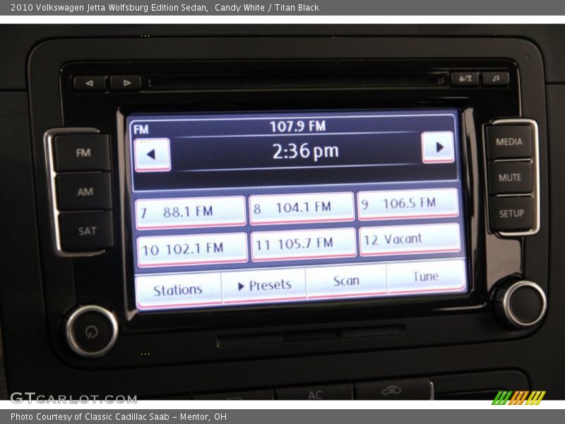 Candy White / Titan Black 2010 Volkswagen Jetta Wolfsburg Edition Sedan
