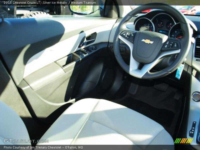 Silver Ice Metallic / Medium Titanium 2013 Chevrolet Cruze LT