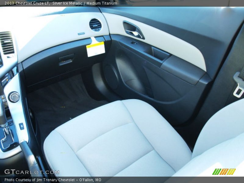 Silver Ice Metallic / Medium Titanium 2013 Chevrolet Cruze LT