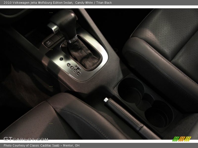 Candy White / Titan Black 2010 Volkswagen Jetta Wolfsburg Edition Sedan