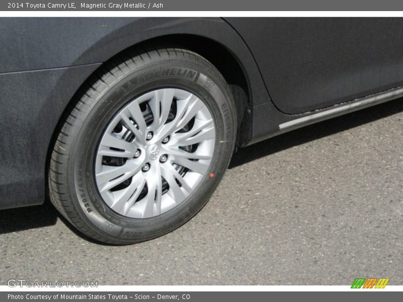 Magnetic Gray Metallic / Ash 2014 Toyota Camry LE