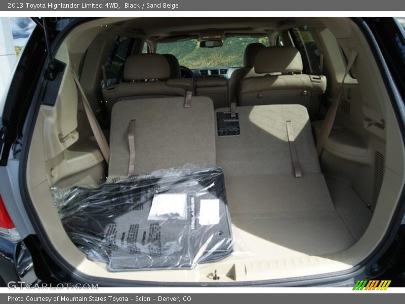 Black / Sand Beige 2013 Toyota Highlander Limited 4WD