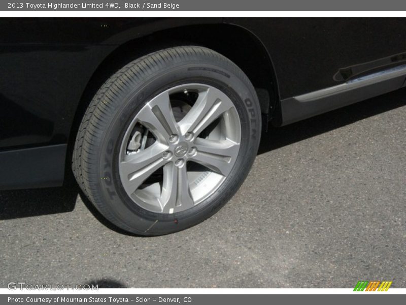 Black / Sand Beige 2013 Toyota Highlander Limited 4WD