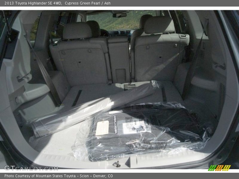 Cypress Green Pearl / Ash 2013 Toyota Highlander SE 4WD