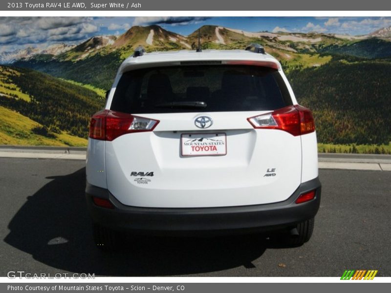 Super White / Ash 2013 Toyota RAV4 LE AWD