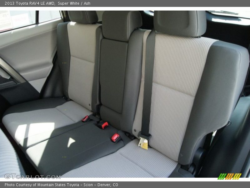 Super White / Ash 2013 Toyota RAV4 LE AWD