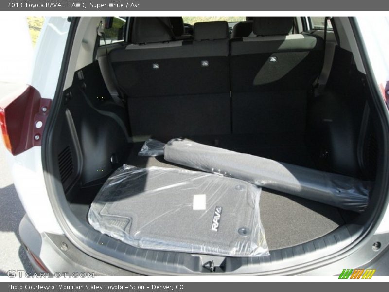 Super White / Ash 2013 Toyota RAV4 LE AWD