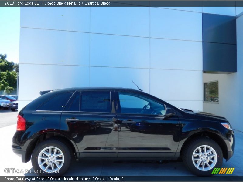 Tuxedo Black Metallic / Charcoal Black 2013 Ford Edge SE
