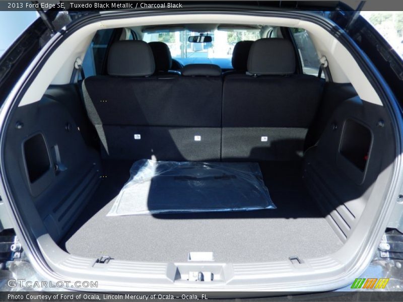 Tuxedo Black Metallic / Charcoal Black 2013 Ford Edge SE