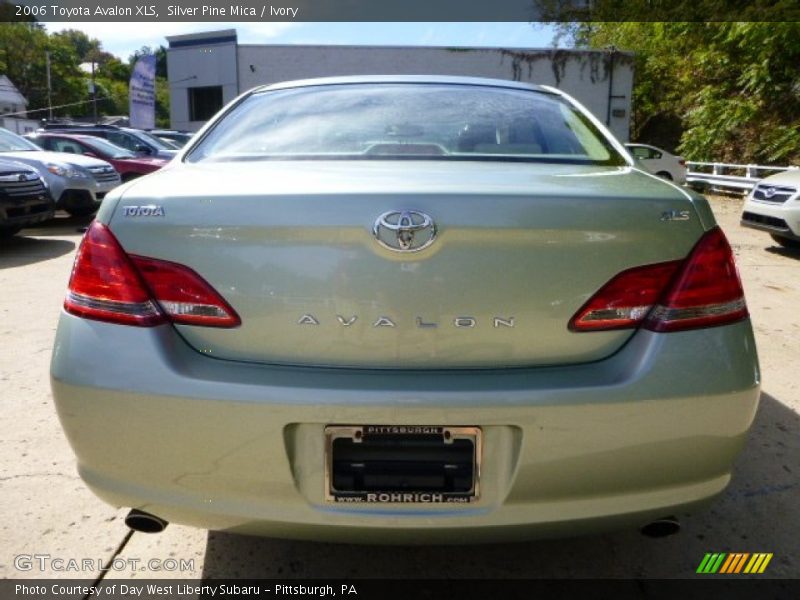 Silver Pine Mica / Ivory 2006 Toyota Avalon XLS