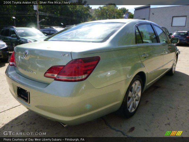 Silver Pine Mica / Ivory 2006 Toyota Avalon XLS