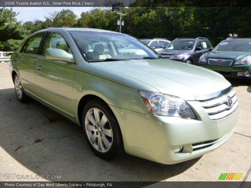 Silver Pine Mica / Ivory 2006 Toyota Avalon XLS