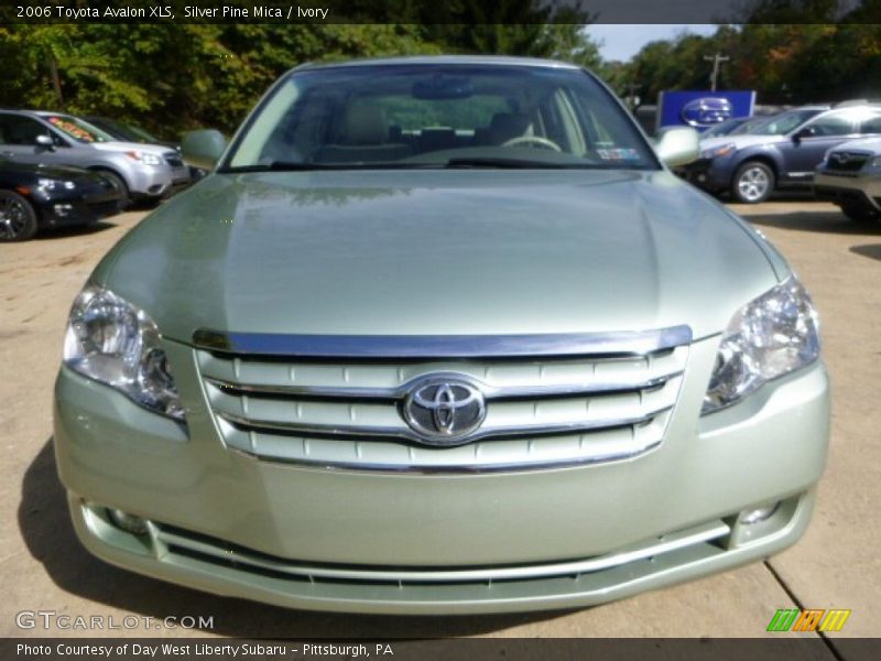 Silver Pine Mica / Ivory 2006 Toyota Avalon XLS
