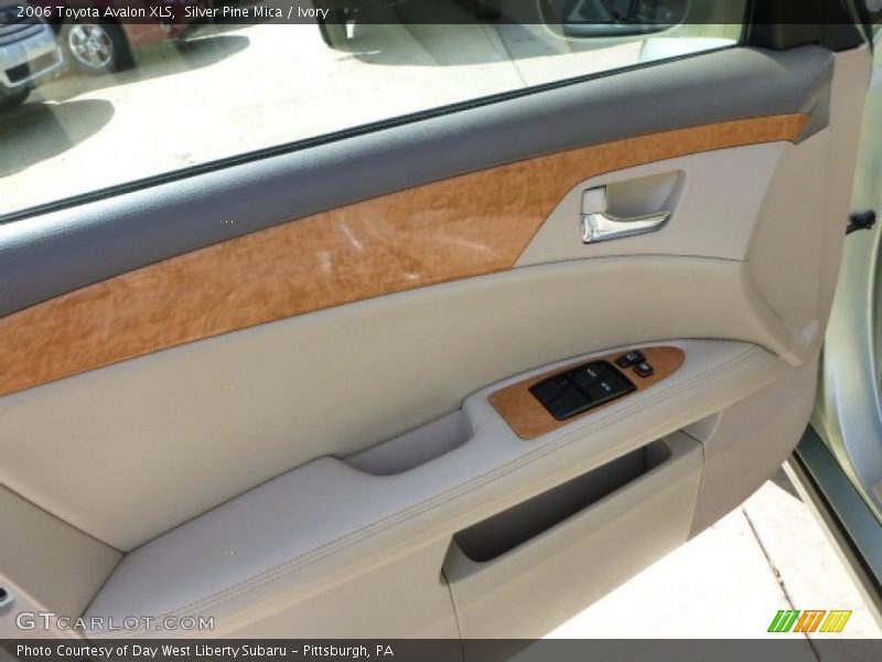 Silver Pine Mica / Ivory 2006 Toyota Avalon XLS