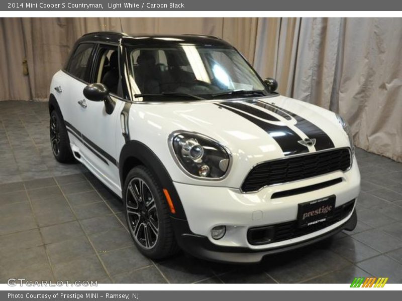 Light White / Carbon Black 2014 Mini Cooper S Countryman