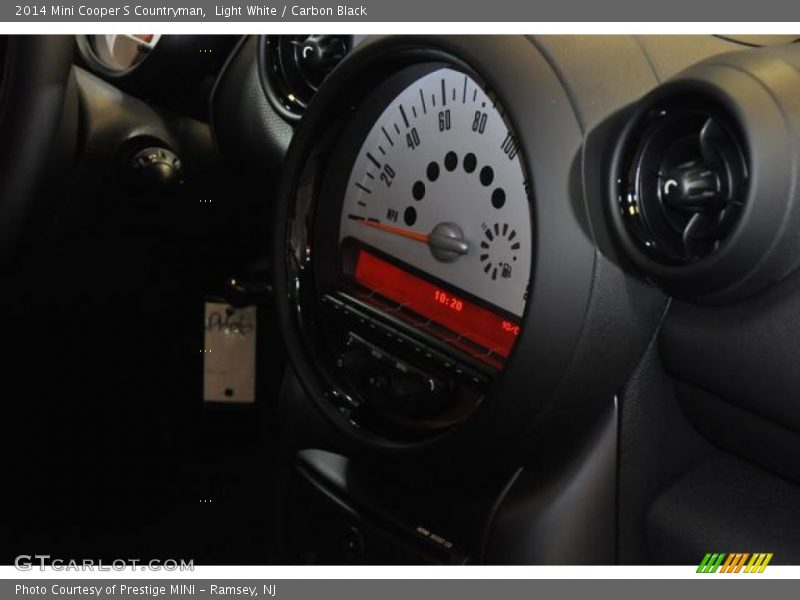 Light White / Carbon Black 2014 Mini Cooper S Countryman