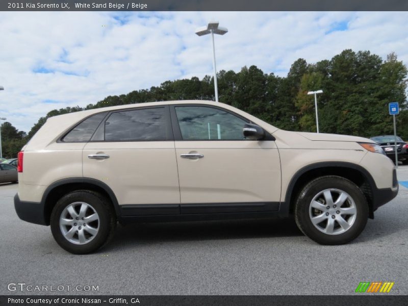 White Sand Beige / Beige 2011 Kia Sorento LX