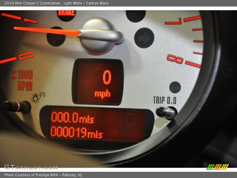 Light White / Carbon Black 2014 Mini Cooper S Countryman